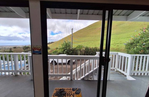 Waimea Apartment | Penthouse Overlooking Waimea Ocean views
