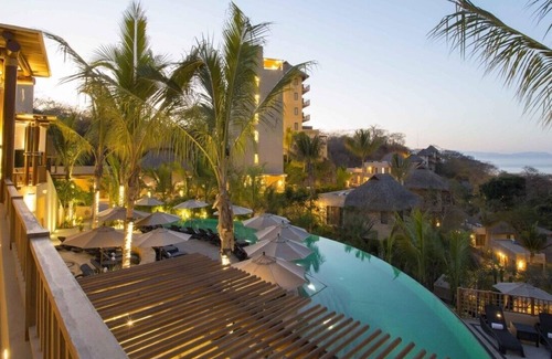 La Cruz de Huanacaxtle Resort | Penthouse Suite at Grand Sirenis