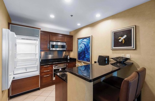 Las Vegas Condo | Penthouse Strip Views ✨ 2BDR + Balcony + Free Valet