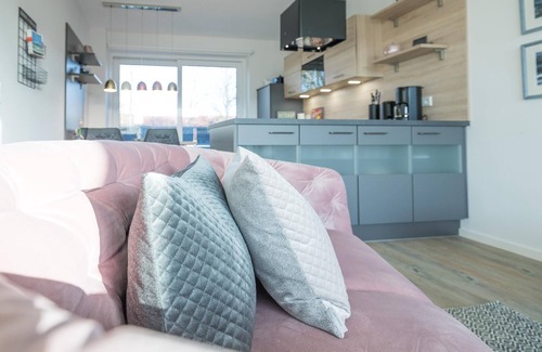 Zentrum Apartment | Penthouse Theo vacation apartment in Husum for up to 4 people