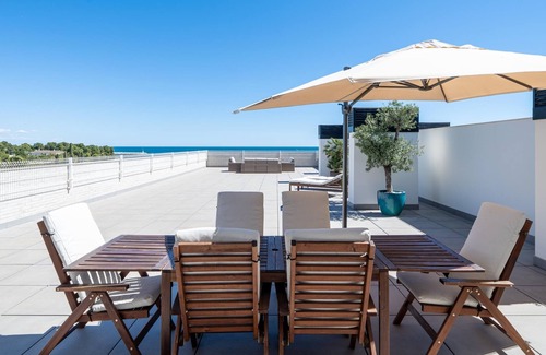 Roques Daurades Apartment | Penthouse with private solarium and pool sea views