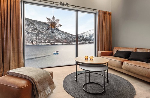 Sogndal Apartment | Penthouse with amazing fjord view