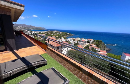 Llanca Apartment | Penthouse with magnificent sea views, private pool, large terrace.