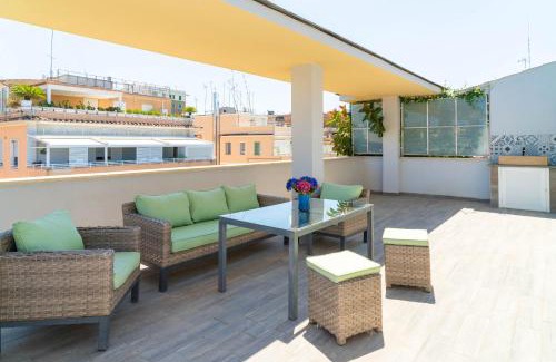 San Giovanni Apartment | Penthouse with Panoramic Terrace -3 Min to Metro A