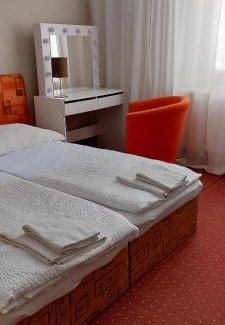 Sturovo House | Penzión KORMOŠ