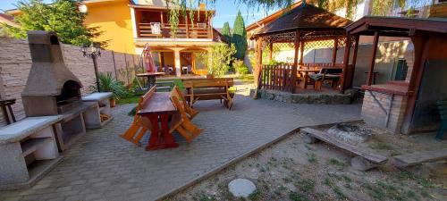 Sturovo House | Penzión Korzo