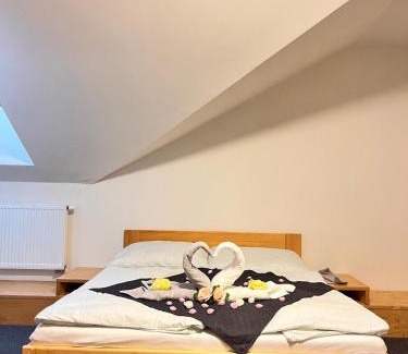 Strazny House | Penzion a Restaurace u Sousedů