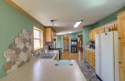 Lyndon Station House | People & Paws Home w/Fenced Yard by the Dells!