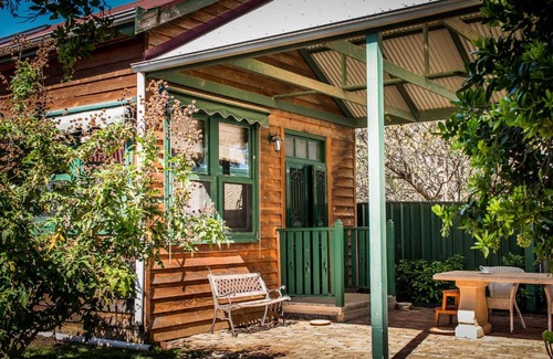 Old Noarlunga Bed & Breakfast | Peppercorns B&B