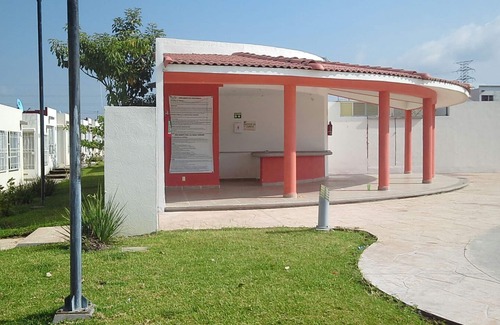 Xalostoc House | Pequeña casa en condominio con alberca compartida en las afueras de Cuautla