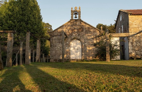 Meis House | Pequeño Pazo Gallego del Siglo Xviii con Piscina