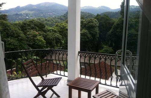 Peradeniya Hotel | Peradeniya Rest House