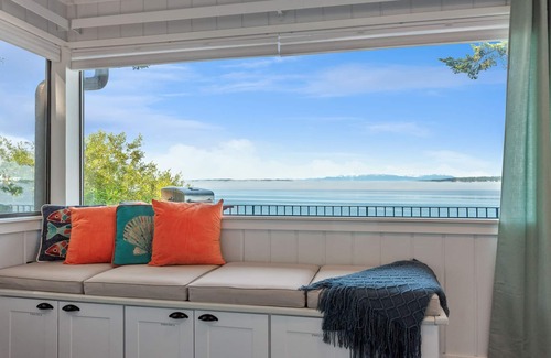 Camano Island House | Perch - Breezy Point Hideout: Waterfront w/Beach, Hot Tub, Kayak, Paddle