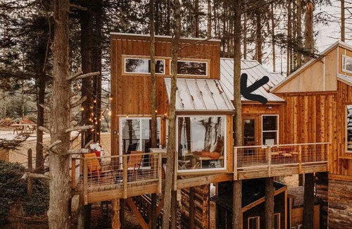 Port Angeles Cabin | Perch small · Treehouse-Eagles Perch over the water