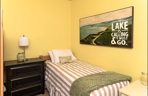 Oroville Cottage | Perched on the hill overlooking Veranda Beach & Lake Osoyoos