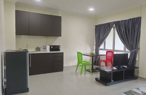 Bandar Penawar Resort | Percutian yang tenang dengan kolam renang yang bersih, taman riadah, dan pantai