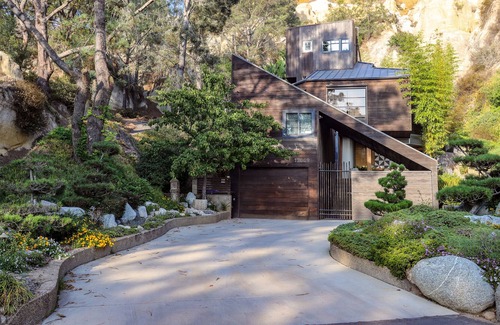 Del Mar Heights House | Peregrine View - Custom Home in Quiet Neighborhood