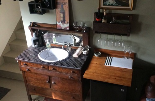 Bartlett House | Perfect all-season getaway! Storyland so close and Saco River a walk away!