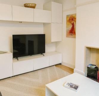 Trafford Apartment | Perfect Base for Manchester Trips - 3 bed house