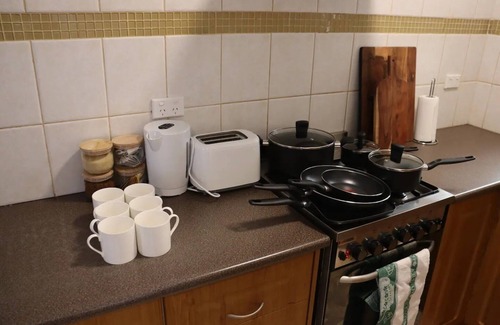 Semaphore House | Perfect Beachside Townhouse, 5min walk to beach