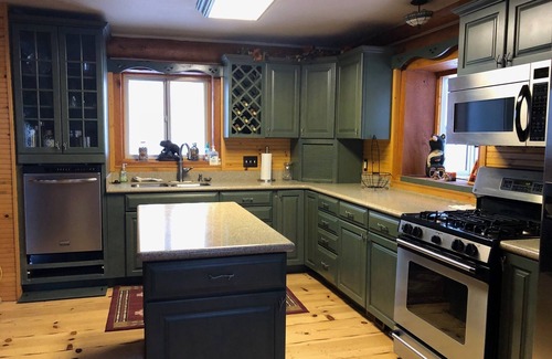 Oakley Cabin | Perfect cabin for family fun and large groups, on a private 17 acre property.