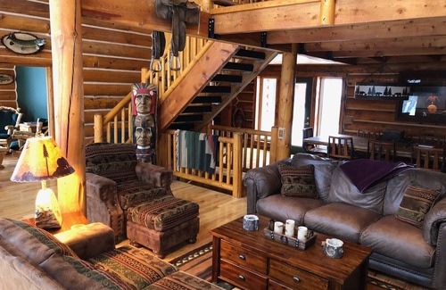 Oakley Cabin | Perfect cabin for family fun and large groups, on a private 17 acre property.