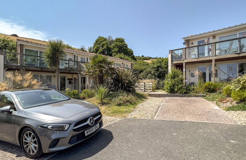 Downderry Apartment | Perfect Cornish Holiday Pad - 5 Min Walk to Beach!