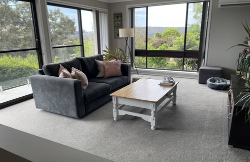 Surfside House | Perfect Family Holiday Home by the Bay