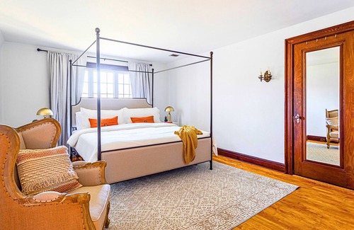 Tallman House | Perfect Family Retreat w/ Pool - Victorian style