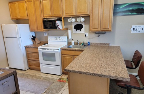 Clam Gulch House | Perfect Fisherman's Cabin with Ocean Views and Central Location on the Kenai Pen