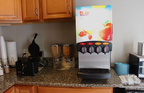 Old Town Hotel | Perfect for a Family Getaway! Minutes from San Diego Zoo, Free Breakfast!