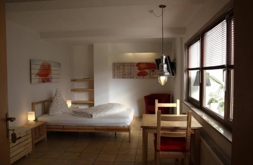 Neuwerk Hotel | Perfect for craftsmen: affordable double room near the highway