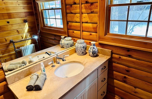 Glendale House | Perfect for Entertaining and Relaxation in the Berkshires!Furnished Country Home