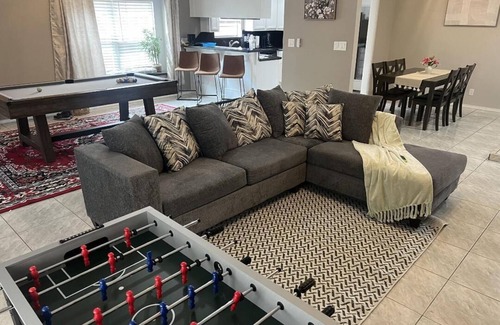 McAllen House | PERFECT FOR FAMILIES AND GROUPS! Lovely 4 bed 3 bath home with A C in McAllen