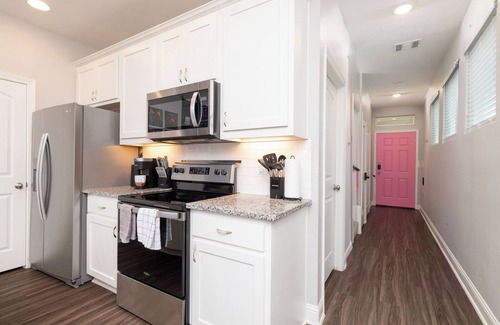 Lewisville House | Perfect for Families & Groups, Prime Location