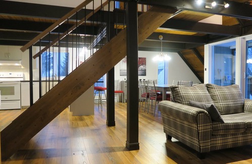 Beaupre Ski Chalet | PERFECT FOR FAMILY, NEAR ALPINE SKI AND GOLF.