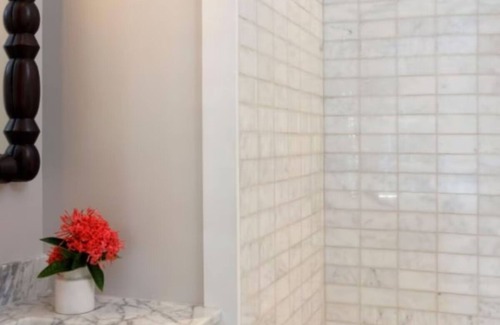 Old Town Hotel | Perfect for Groups! 2 Pet-friendly Units, Free Breakfast, Outdoor Pool!