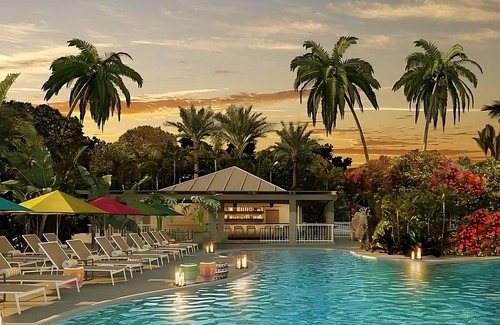 Rock Harbor Hotel | Perfect for Groups! 2 Pet-friendly Units, Onsite Pool, Beach Access!