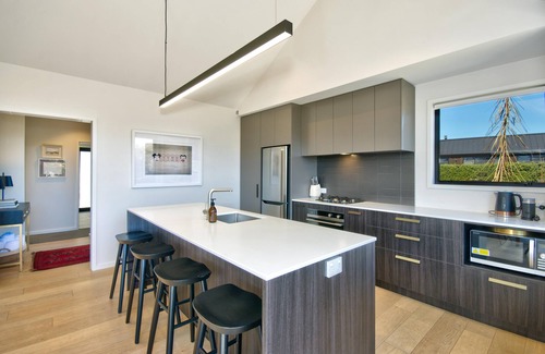 Kawarau Falls House | Perfect for your skiing & golfing holidays or getting away with the family
