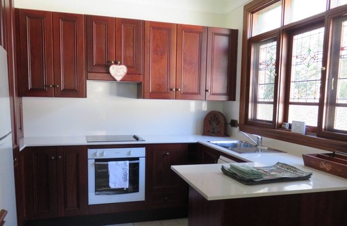 Killcare Cottage | Perfect four person house with all convinces on Putty Beach reserve