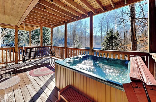 Black Bear Falls Cabin | Perfect Gatlinburg cabin w. 2 king beds, spacious game room + hot tub!