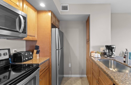 Tavernier Apartment | Perfect Hideaway! 3 Relaxing Suites | Outdoor Pool + Beautiful Ocean View!