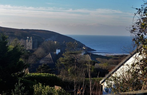 Manorbier Cottage | "Perfect hideaway" cottage, Pembrokeshire Coast, Views Over Manorbier Bay