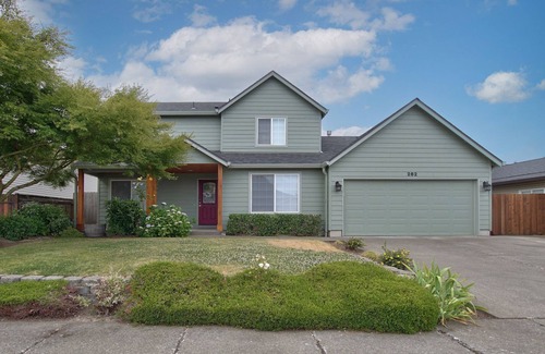 Keizer House | Perfect Home Base for Adventure