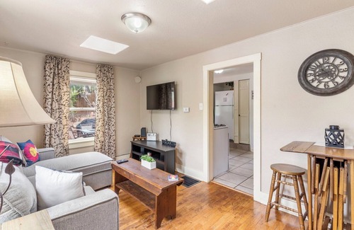 Manitou Springs Historic District Cottage | Perfect location, close to the Incline and everything that Manitou has to offer.