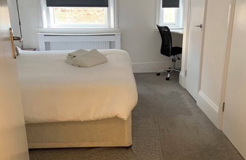 Bournemouth City Centre Apartment | Perfect Location next to bars & restaurants and 10 mins walk to Bournemouth pier