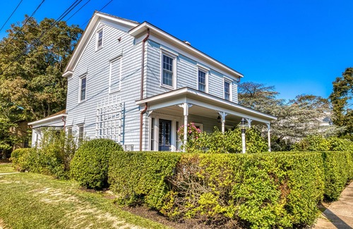 Southold Apartment | Perfect North Fork Pied-A-Terre: Heart of North Fork Wine Country by the Beach!