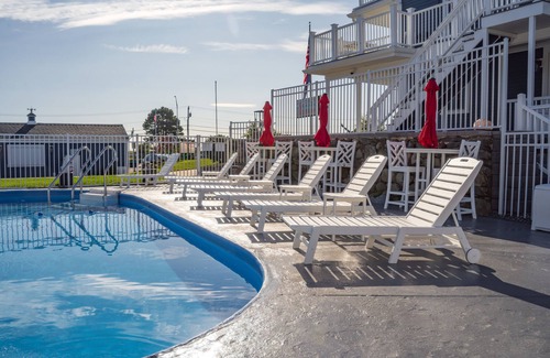 Hampton House | Perfect Oceanfront Room with private deck!