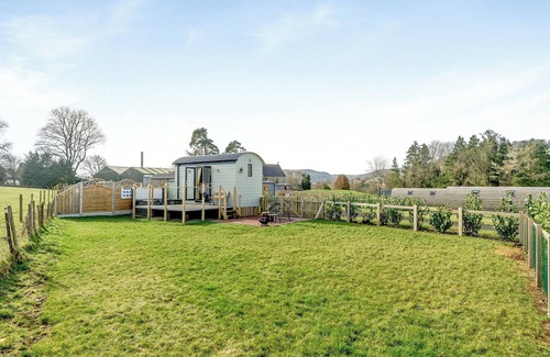 St Harmon Cottage | Perfect romantic break away in mid wales with private hot tub.