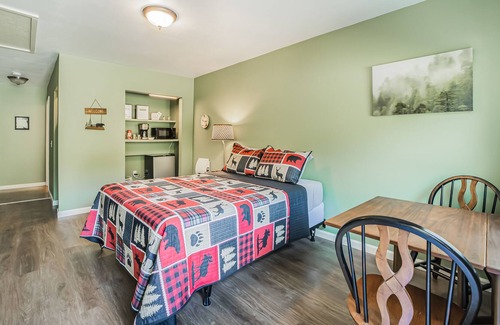 Orick Apartment | Perfect Studio Suite Near Beach & Redwoods w/ Kitchenette, Private W/D, & WiFi!